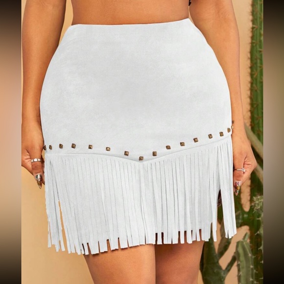 Boho vegan suede fringe detail studded skirt - Picture 3 of 9